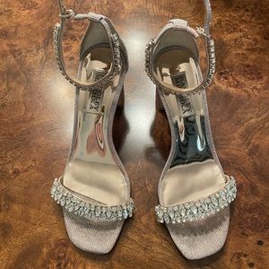 Badgley mischka Harriet Open Toe Block Heel size 6